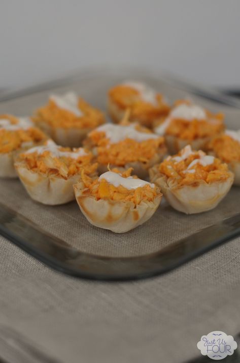 Buffalo Chicken Cups_wm Buffalo Chicken Cups, Chicken Cups, Suburban Kitchen, Superbowl Food, Spicy Dip, Party Cooking, Best Party Food, Chicken Dip, Chicken Dips