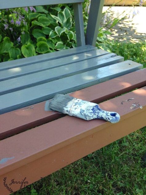 Bench Colors Outdoor, Outdoor Bench Makeover, Paint Bench Ideas, Outdoor Bench Color Ideas, Wooden Bench Painting Ideas, Painted Outdoor Bench Ideas, Garden Bench Makeover, Painted Park Bench Ideas, Outdoor Benches Ideas