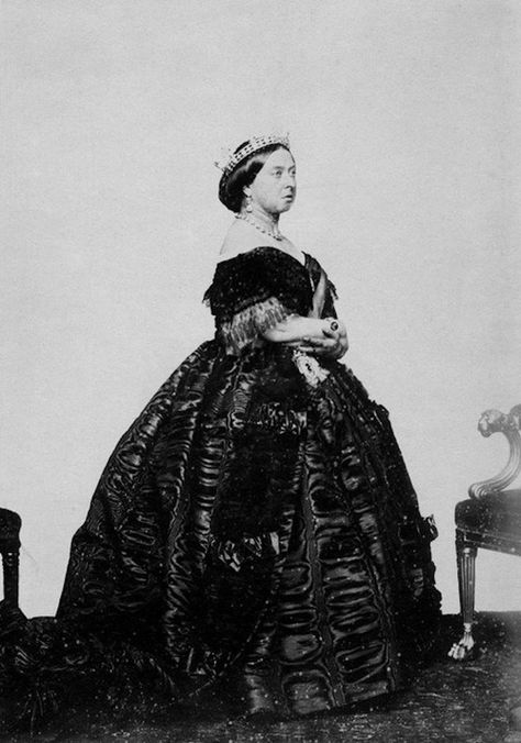 1861 Queen Victoria wearing a crinoline by ? (location ?). From teatimeatwinterpalace.tumblr.com/post/37654220379/queen-victoria-1861; enlarged by half 750X1070 @72 230kj. Victoria Reign, Queen Victoria Family, Queen Victoria Prince Albert, Victoria Prince, Queen V, Opera Singer, British Royal Families, Queen Of England, British Monarchy