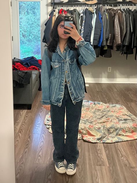 Black Jeans Denim Jacket Outfit, Jean Jacket Outfits Oversized, Baggy Jeans And Denim Jacket Outfit, Blue Jean Jacket With Black Jeans, Demin Jackets For Women, Sweats And Jean Jacket Outfit, Fits With Jean Jackets, Y2k Jean Jacket Outfit, Over Sized Jean Jacket Outfit