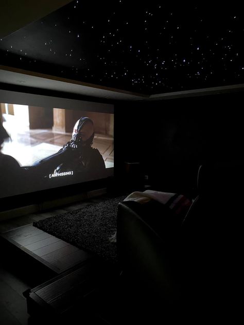 Star Lighting On Ceiling, Fibre Optic Ceiling, Unique Ceiling Ideas, Small Home Theater Rooms, Home Theatre Room Ideas, Fiber Optic Ceiling, Diy Home Theater, Small Home Theater, Theater Ceiling