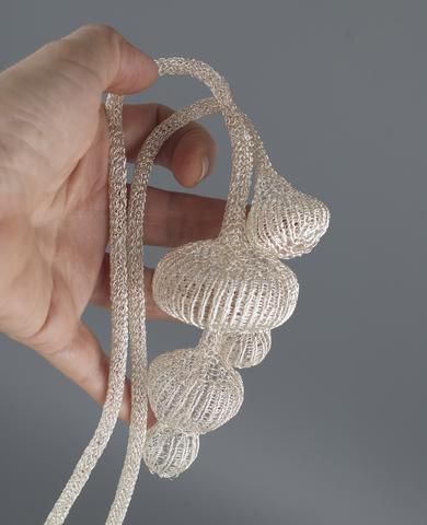 Sowon Joo Wire Lace Jewelry, Crochet Silver, Crochet Metal, Wood Jewelry Diy, Extreme Knitting, Tell Me A Story, Wire Knitting, Wire Crochet Jewelry, Wire Art Sculpture