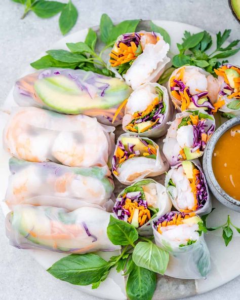 Easy Shrimp Summer Rolls are filled with bright veggies and make a fresh and tasty appetizer or light meal! Enjoy with peanut sauce! Shrimp Summer Rolls, Summer Rolls Recipe, Cajun Shrimp Recipes, Teriyaki Shrimp, How To Make Shrimp, Shrimp Rolls, Fitness Meals, Healthy Fitness Meals, Summer Rolls