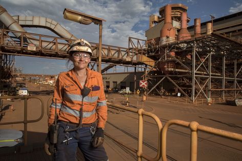 Women in mining industry Mining Industry, Nurse Midwife, Vision Board Pics, Women Working, Mining Company, Work Routine, Industrial Photography, Visual Board, Killing It