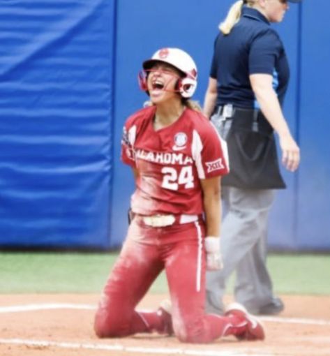 Oklahoma Sooners Softball, Softball Oklahoma, Jayda Coleman, Alabama Softball, Ou Softball, Softball Picture, Oklahoma Softball, Softball Christmas, Sooner Football