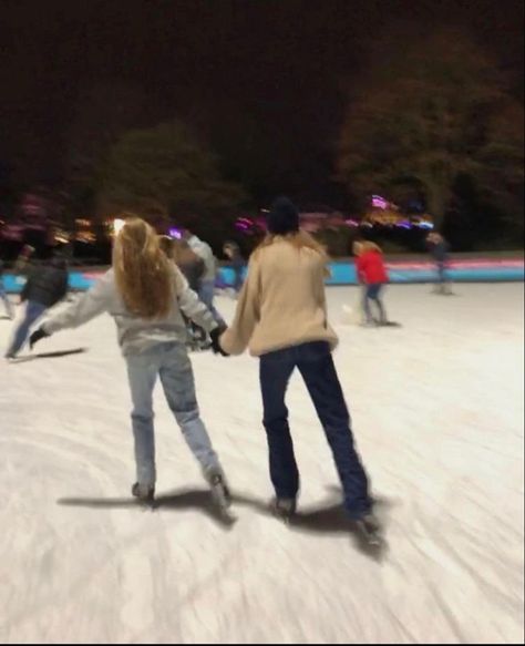 Ice Skating Date Aesthetic, Ice Skating Duo, First Date Aesthetic, Ice Skating With Friends, Skating With Friends, Ice Skating Date, Winter Skating, Dream Dates, Skating Aesthetic