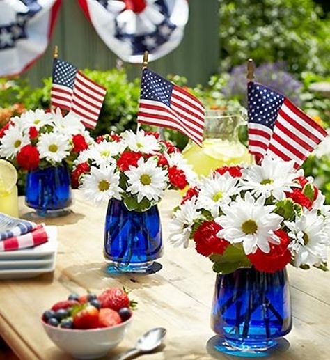 Tuesday July 3, 2012 - Festive 4th of July tables - "Use food coloring in the water to add a pop of color" Patriotic Centerpieces, Usa Party, Festive Centerpieces, Blue Food Coloring, Fourth Of July Food, Fourth Of July Decor, July Wedding, American Flags, 4th Of July Celebration