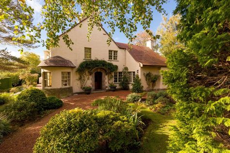 Modern Scottish House, Scottish Home Exterior, Homes In Scotland, Scotland Homes, Scotland House Aesthetic, Houses Scotland, Edwardian Mansion, Scottish Mansion, Edinburgh Scotland Houses