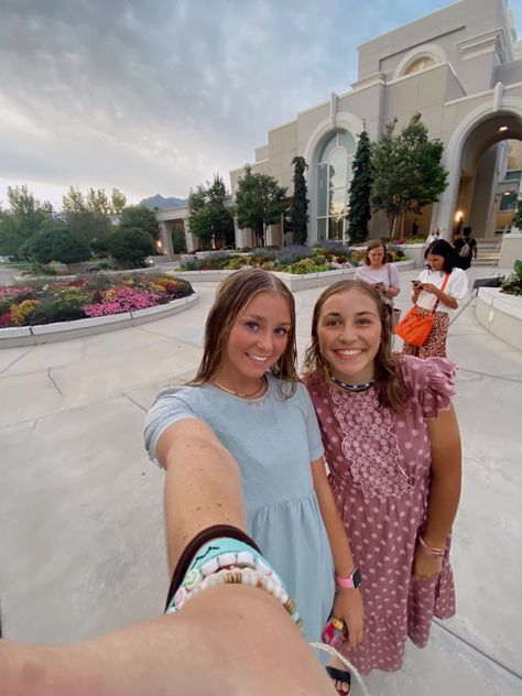 Fsy Lds, Lds Church Outfits, Lds Outfits, Lds Lifestyle, Lds Aesthetic, Sister Missionary Pictures, Church Ootd, Church Friends, Mormon Missionaries