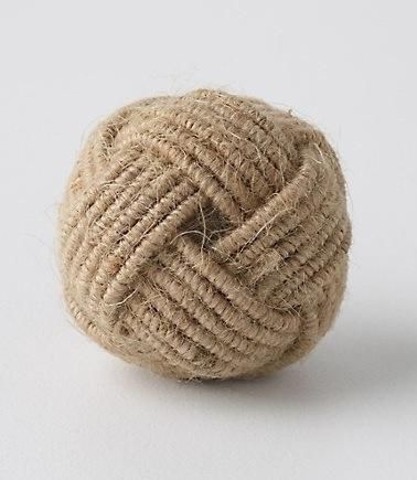 Coiled Rope Knob at Remodelista Anthro Diy, Splicing Rope, Rope Knobs, Monkey Fist Knot, Twine Diy, Coiled Rope, Weathered Furniture, Nautical Knots, Anthropologie Inspired