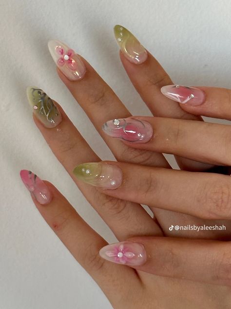 Pink Flower Nails, 3d Nail Designs, Green Nail Art, Airbrush Nails, Green Nail Designs, Broken Nails, Prom Nails, Minimalist Nails, Floral Nails