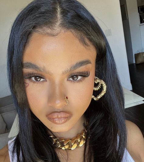 India Love, Types Of Piercings, Pretty Females, Types Of Women, Nose Jewelry, Nose Rings Hoop, Ring Black, Nose Piercing, Black Rings