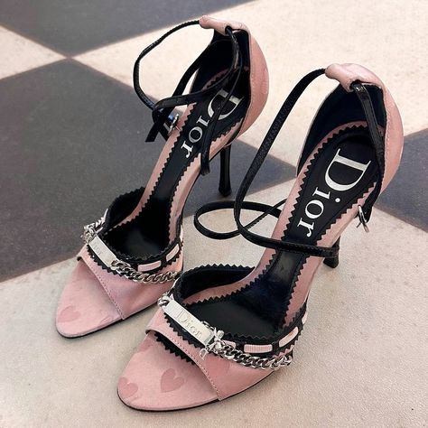 Pink & Pretty Pretty Heels, Dr Shoes, Cute Shoes Heels, Shoes Heels Classy, Vintage Heels, Fancy Shoes, Cute Heels, Girly Shoes, Aesthetic Shoes