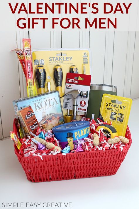 GIFT BASKET FOR MEN: Perfect for any occasion! EASY to put together! #giftbasket #giftbasketifdea #giftforman #giftbasketforman #giftbasketformen Diy Christmas Baskets, Unique Christmas Gifts Diy, Movie Night Gift Basket, Cadeau St Valentin, Valentines Bricolage, Christmas Gift Baskets Diy, Gift Baskets For Him, Boyfriend Gift Basket, Valentine Gift Baskets