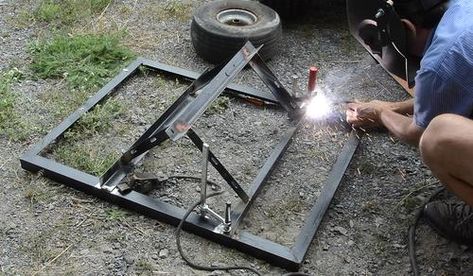 Diy Lawn Mower Trailer, Lawn Tractor Trailer, Lawn Trailer, Garden Tractor Attachments, Yard Tractors, Atv Implements, Lawn Mower Trailer, Old Bed Frames, Lawn Mower Tractor