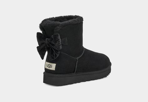 Mini Bailey Bow Crushed Velvet Ugg Mini Bailey Bow, Cute Uggs, Ugg Bailey Bow, Mini Baileys, Black Velvet Bow, Ugg Mini, Ugg Bailey, Bailey Bow, Black Uggs