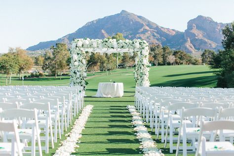 Paradise Valley Country Club Wedding, Country Club Wedding Ceremony, Virgo Wedding, Golf Course Wedding Ceremony, Golf Wedding Theme, Golf Event, Golf Course Wedding, Wedding Arch Flowers, Arch Flowers