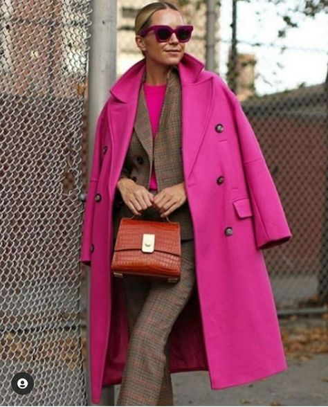 Pink Coat Outfit, Fashion Trends Winter, Pink Coat, Causual Outfits, Fall Fits, Pink Blazer, Blazer And Shorts, Coat Outfits, Pink Outfits