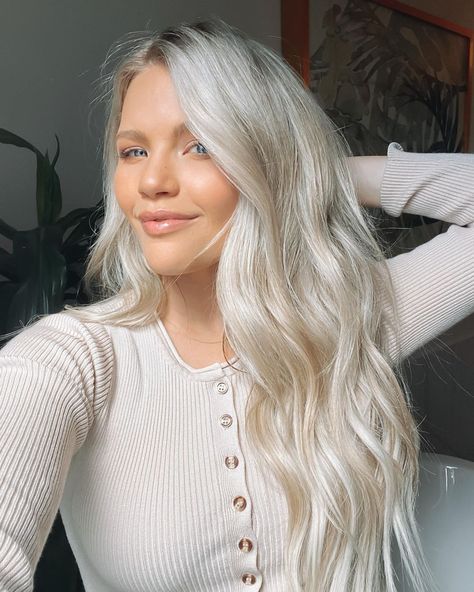 Witney Carson McAllister on Instagram: “#AD New hair who this?! Momma decided to get a little TLC using @Lorealparis Ever Pure Moisture Shampoo & Conditioner 🙌🏼 I feel like a new…” Witney Carson Hair, Witney Carson, Moisturizing Shampoo, Ombre Balayage, Ice Queen, Shampoo Conditioner, Shampoo And Conditioner, New Hair, Balayage