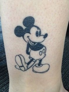 Mickey Mouse tatoo Mickey Tattoos, Mickey Tattoo, Disney Tattoo Ideas, Mouse Tattoo, Mickey Mouse Tattoo, Favorite Tattoos, Mouse Tattoos, Cartoon Body, Disney Tattoo