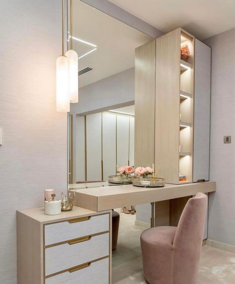 Dressing Table Design Bedrooms, Modern Dressing Table Designs, Teenager Bedroom Design, Stylish Room Decor, Dressing Table Decor, Dressing Room Decor, Desain Pantry, Closet Design Layout, Bedroom Interior Design Luxury