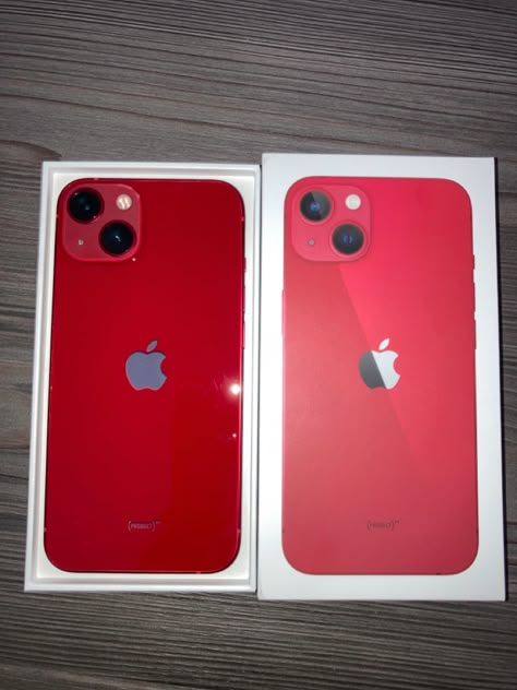 Iphone 13 Red Aesthetic, Iphone 13 Mini Red, Iphone 13 Red, Red Iphone, Happiness Challenge, Arte Van Gogh, Phone Cases Marble, Iphone Photos, Red Aesthetic