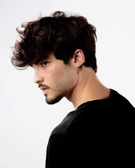 No Beard Hairstyle, Curly Hair Beard, Guy Aesthetic Outfits, Medium Beard Styles, Taper Fade Curly Hair, Beard And Mustache Styles, No Beard, Haircut 2023, Beard Styles Short