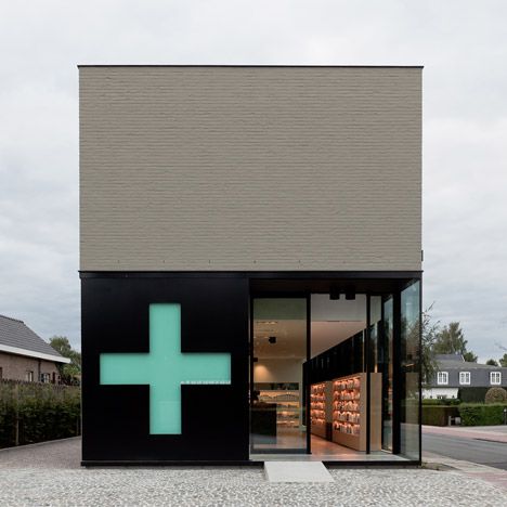 Pharmacy M by Caan Architecten Display Visual Merchandising, Pharmacy Design, Burger Bar, Design Exterior, Commercial Design, Commercial Interiors, Retail Design, Store Design, Interior Architecture Design