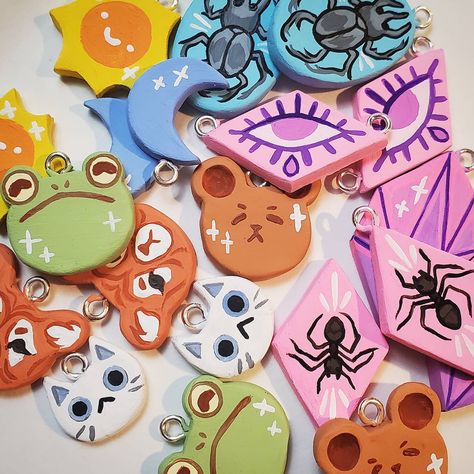 Clay Keychain, Diy Air Dry Clay, Clay Diy Projects, Tanah Liat, Clay Crafts Air Dry, Cute Polymer Clay, Clay Jewelry Diy, Cute Clay, Clay Art Projects