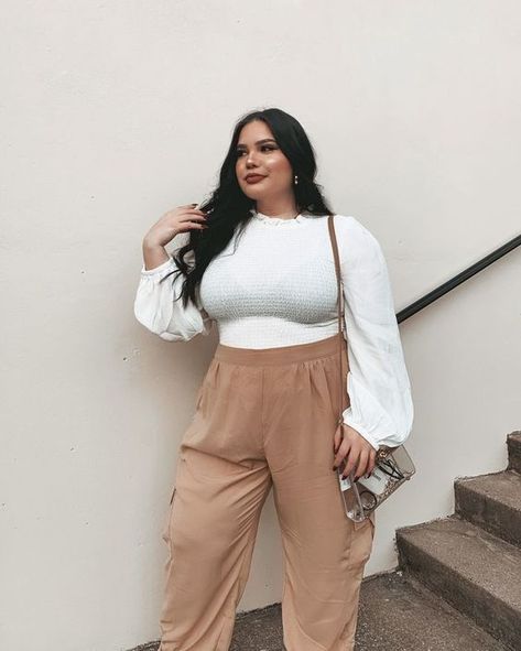 Fresh Plus Size Spring 2024 Fashion Trends: Casual to Work Styles Plus Cargo Pants Outfit, Plus Size Spring Outfit, Casual Bar Outfits, Plus Size Teen, Victorian Elegance, Bar Outfits, Polished Casual, 2024 Fashion Trends, Plus Size Spring