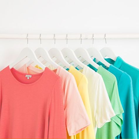 True Spring Clothes, True Spring Fashion, House Of Color Spring Outfits, Color Me Beautiful Spring, Warm Spring Wardrobe, Bright Spring Outfits Capsule Wardrobe, Cool Spring Color Palette, True Spring Color Palette Outfits, Bright Spring Wardrobe