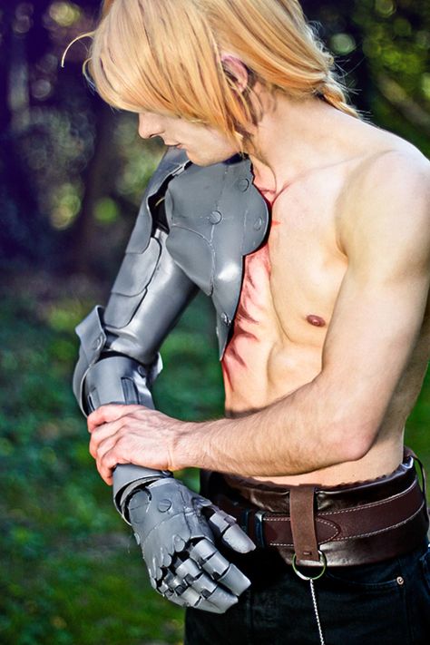 Edward Elric Cosplay, Fullmetal Alchemist Cosplay, Belle Cosplay, Costume Carnaval, Robot Suit, Full Metal Alchemist, Epic Cosplay, Edward Elric, Cosplay Tutorial