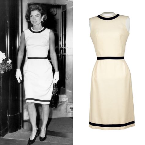 Jackie Kennedy wears a black and white wool sleeveless dress purchased from Joan Morse’s Manhattan boutique, A La Carte as she leaves The Carlyle Hotel in New York City on June 2, 1962. She also wore this at the opening of the redecorated Treaty Room later that month. Jackie O Fashion Inspiration, Jackie O Casual Style, Jackie Onassis Style, Nana Jacqueline White Dress, The Carlyle Hotel, Gucci Jackie 1961, Jackie Magazine 1970s, Carlyle Hotel, Jackie Dress