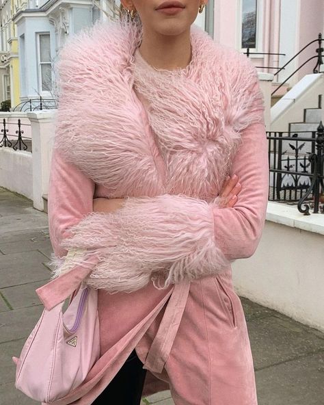 Charlotte Simone, Pretty Makeup Looks, Carrie Bradshaw, Fashion Weeks, Fashion Killa, Pink Aesthetic, Pink Fashion, My Aesthetic, Aesthetic Clothes