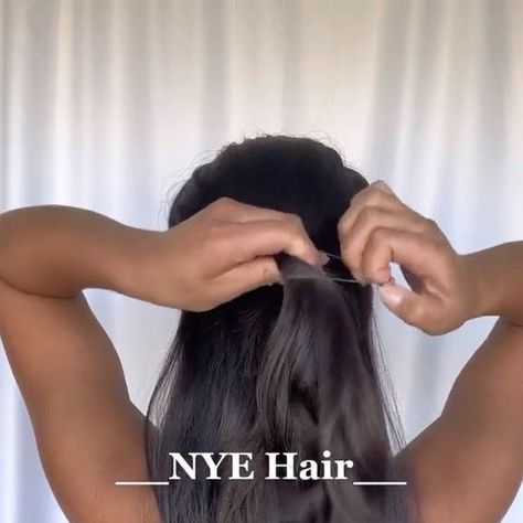 Kylie | Hair & Lifestyle on Instagram: "✨ The perfect effortless New Years Eve Downdo ✨ All you need is : ✅ 3 hair ties How will you wear your hair for new years?? . . . . . . . . . . . #hairstyles #hair #hairtransformation #hairtutorial #hairfashion #reels #reelsinstagram #reelsvideo #reelitfeelit #heatlesscurls #curl #curlyhair #voluminoushair #voluminouscurls #hairstylist #newyears #newyearseve #newyearseveparty #updo #downdo" New Years Natural Hairstyles, Nye Hairstyles New Years, New Year’s Eve Party Hairstyles, New Year’s Eve Hair, Long Hair New Years Eve Style, Sleek New Years Eve Hair, Nye Hairstyles, Kylie Hair, Heatless Curls