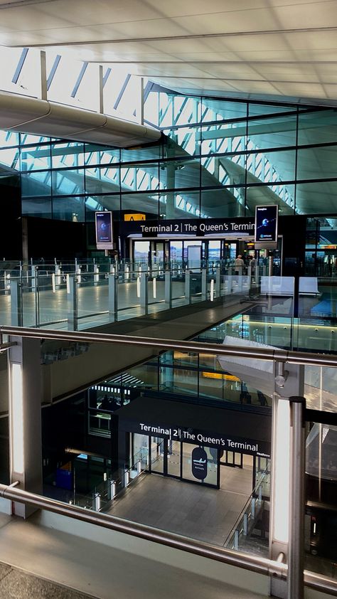 Queens terminal at london heathrow airport Boston Airport Aesthetic, Heathrow Airport Snapchat, Uk Airport Aesthetic, Heathrow Airport Aesthetic, London Airport Fake Story, Gatwick Airport Aesthetic, Airport Aesthetic Night, Manchester Airport Aesthetic, Airport Security Aesthetic