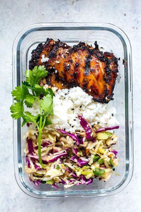 Korean Chicken Meal Prep Bowls - The Girl on Bloor Chicken Meal Prep Bowls, Korean Chicken, Healthy Lunch Meal Prep, Prep Bowls, Make Ahead Lunches, Prepped Lunches, Chicken Meal Prep, Meal Prep Bowls, Think Food