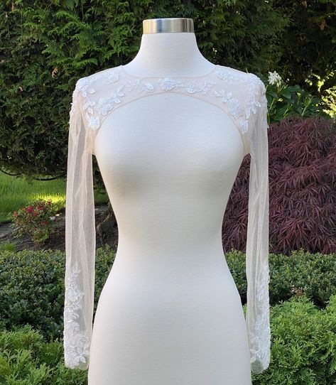 Shoulder Cover For Wedding Dress, Wedding Dress Topper Long Sleeve, Wedding Dress Jacket Cover Up, Wedding Dress Sleeves Detachable, Lace Cover Up Wedding, Rosemary Wedding, Lace Bolero Wedding, Keyhole Back Wedding Dress, Wedding Dress Cover Up