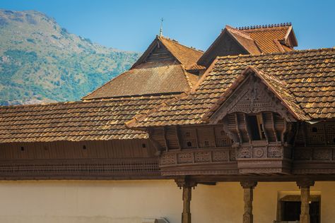 Padmanabhapuram Palace, Kerala Aesthetic, Wooden Architecture, Architecture Sketchbook, Traditional Architecture, Traditional House, Kerala, Palace, Entrance