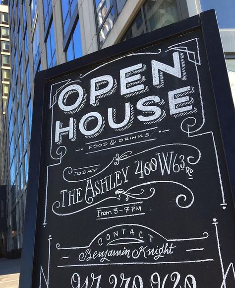 Ro Knight is an amazing chalk artist! Chalk Illustration, Chalk Menu, Chalk Typography, Chalkboard Typography, Chalk Artist, Chalkboard Writing, Blackboard Art, Graphic Design Letters, Chalk Design