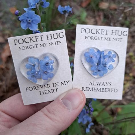 Forget Me Nots, Pocket Hug, Valentine's Gift, Resin Heart, Keepsake, Dried Flowers, Memorial Gift. Pressed Flowers, Made in Maine USA - Etsy Ways To Remember Loved Ones Who Passed, Resin Crafts Flowers, Memorial Gifts Diy, Memorial Resin Ideas, Diy Memorial Ideas For Loved Ones, Trinket Ideas, Dried Flowers In Resin, Midcoast Maine, Forget Me Not Seeds