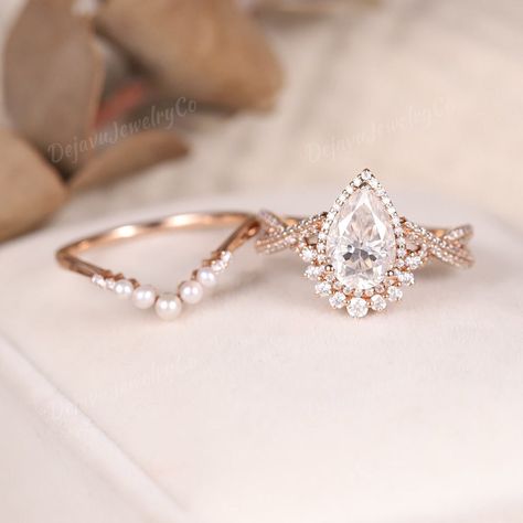 IGI Certified Lab-Grown Diamond Bridal Sets, 2-Piece Pear Shaped Engagement Rings in Vintage Rose Gold. Featuring Floral and Infinity Designs, These Diamond Promise Gift Sets Offer Timeless Vintage Elegance. ✦ Handmade, high-quality item ✦ Material: SOLID 10K/14K/18K GOLD ( can be made in yellow/white/rose gold ) ✦Engagement ring ✦ Center stone: lab-grown diamond  ✦ Size/Weight: select from the drop-down menu ✦ Color: E/VS2 ✦ Cut: Pear Shaped ✦ Side stones: lab-grown diamond  ✦ Weight: About 0.4 Bridal Diamond Set, Wedding Ring Sets Pear Shaped, Vintage Pear Wedding Rings, Pear Vintage Engagement Ring, Vintage Style Engagement Rings Gold, White Gold Vintage Engagement Rings, Wedding Bands For Pear Shaped Rings, Pearl Shape Engagement Ring Set, Pear-shaped Rose Gold Proposal Ring