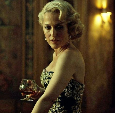 Gillian Anderson Side Profile, Gillian Anderson Hannibal, Bedelia Du Maurier, Jillian Anderson, Rainbow Board, Hannibal Nbc, Hannibal Series, Dana Scully, Nbc Hannibal