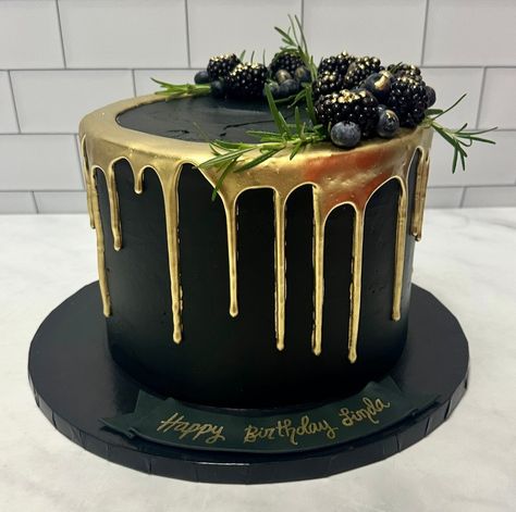 A decadent gold drip blackberry cake 🤤🖤🌟 #blackberrycake #kupcakekitchen #wantcake #cakeart #birthdaycakeideas #birthdayinspiration #birthdaycakeforwomen #birthdaycakeforher #cakeforher #cakeforwomen #cakedesigner #designercakes #customcakes #cakeporn #cakeartist #beautifulcakes #amazingcakes #dripcakes #drippingcake #drippingcakes #dripcakesofinstagram #dripcakelove #dripcakeideas #santaclarita #santaclaritavalley #scv #scvcakes #scvfoodies #scvsmallbusiness #santaclaritafoodies Black And Gold Drip Cake, Cake Black And Gold, Gold Drip Cake, Black And Gold Cake, Blackberry Cake, Black And Gold Theme, Fashion Cake, Gold Drip, Drip Cake