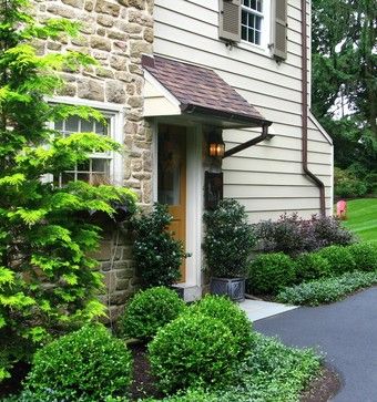 Eye Catching Garden Entryways and Foundation Plantings - traditional - landscape - philadelphia - by Livable Landscapes Inc Evergreen Foundation Planting, Traditional Garden Design, Boxwood Landscaping, Front Walkway, Yard Landscape, Foundation Planting, Easy Landscaping, House Landscaping, Front Landscaping