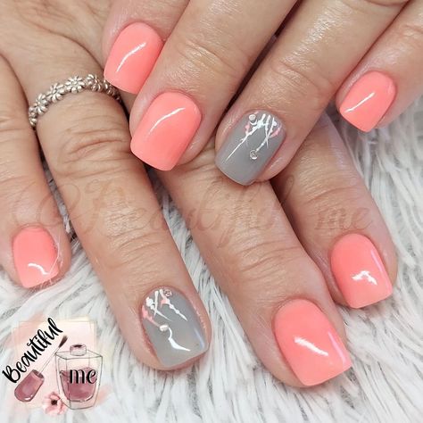 Gel Nails Coral Color, Summer Nails 2023 Coral, Dip Powder Nail Ideas Summer, Summer Nails Dip, Coral Toe Nails, Uñas Color Coral, Bright Coral Nails, Coral Gel Nails, Neon Coral Nails