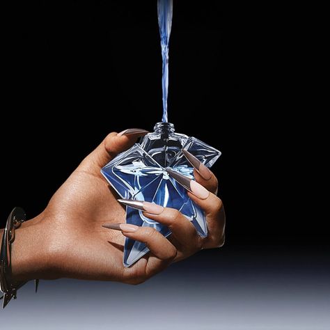 Discover Mugler's dedication to sustainability. Learn how we're shaping a greener future with eco-friendly designs and responsible sourcing practices. Alien Thierry Mugler, Mugler Fragrance, Alien Angel, Mugler Perfume, Thierry Mugler Perfume, Manfred Thierry Mugler, Alien Goddess, Mugler Alien, Thierry Mugler Alien