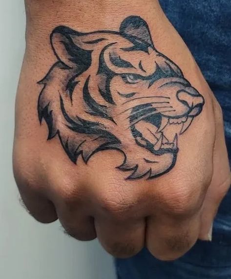 Latest 60 Hand Tattoos For Men and Women - Tips and Beauty Tatoos Men Ideas Hand, Tattoo Designs Men Hand, Lion Tattoo Hand, Latest Tattoos For Men, Hand Tattoo Designs For Women, Tattoo Hand Men, Hand Tats Men, Medical Tattoos, John Tattoo