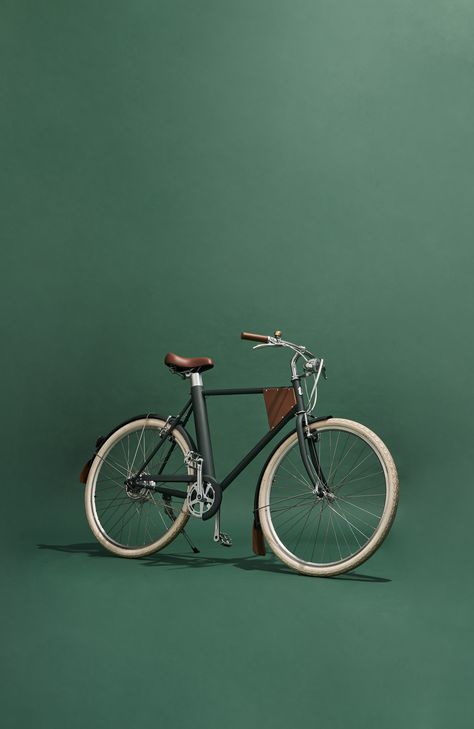 Green Bicycle Aesthetic, Bike Vintage Aesthetic, Green Bike Aesthetic, Dark Green Aesthetic Wallpaper, Bicycle Photography, Green Aesthetic Wallpaper, Tree Wallpaper Iphone, Green Bicycle, Ebike Electric Bicycle