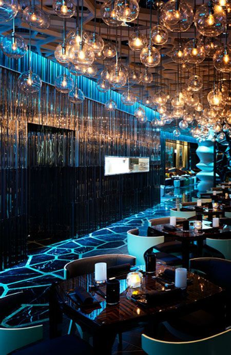 Modern Luxury Restaurant Design, Ozone Bar Hong Kong, Futuristic Restaurant Interior Design, Blue Restaurant Interior, Luxury Bar Design Lounges, Luxury Night Club Interior Design, Lounge Restaurant Design, Luxury Night Club, Futuristic Restaurant